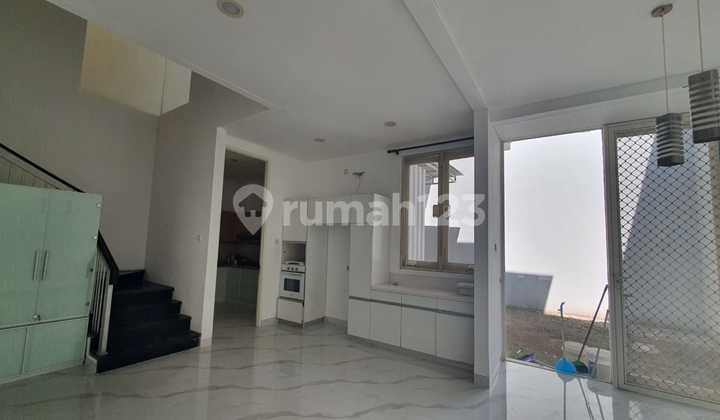 For Sale House in Pakuwon City Palm Beach Bahamas Near Mall. Merr 2