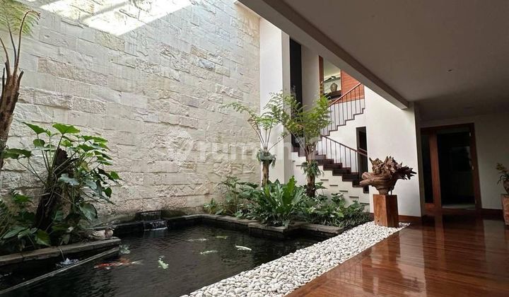 DIJUAL  Rumah Mewah  Pakuwon Indah  View Driving range golf