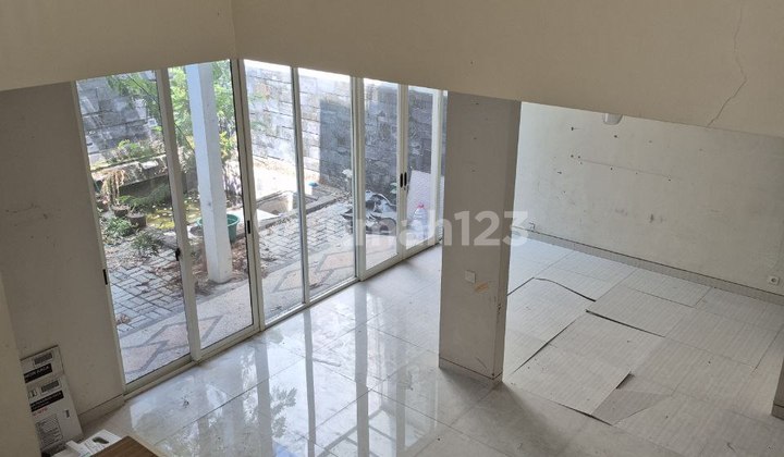 Fo Sale Riz Wood Semi Furnish Pakuwon Indah Surabaya Barat Butuh Minim Renovasi 2