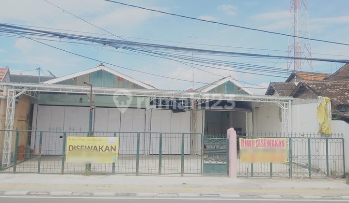 Disewakan Ruang Usaha Strategis di Pinggir Jalan Utama Bantul KM 9 Parkir Luas & Akses Truk Lega, Pendowoharjo, Sewon, Bantul Disewakan Ruang Usaha Strategis di Pinggir Jalan Utama Bantul KM 9 Parkir Luas & Akses Truk Lega, Pendowoharjo, Sewon, Bantul