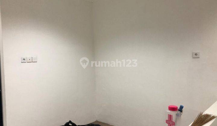 Rumah di jl palem. lestari SHM 6