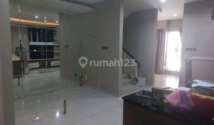 Rumah Golf Lake Jakarta Barat Semi Furnished 1