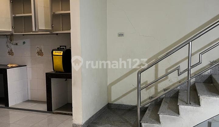 Dijual Rumah Hadap Taman Di Greenville 2