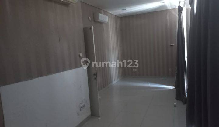 Rumah Golf Lake Jakarta Barat Semi Furnished 2