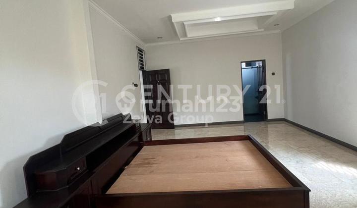 For Sale Luxury House in Kemanggisan, West Jakarta 2