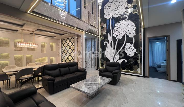 Rumah Mewah Siap Huni Ada Lift dan Pool di Cluster Kazumi The Zora Rumah Mewah Siap Huni Ada Lift dan Pool di Cluster Kazumi The Zora