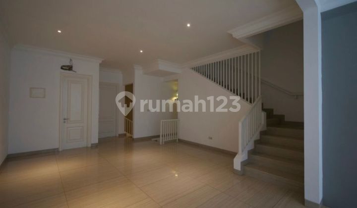 Rumah Mewah 3Lt Kawasan Elite Siap Huni di Cilandak Jakarta