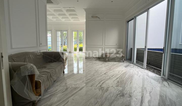 Rumah Mewah dengan Desain American Classic di Cluster Tiara Rumah Mewah dengan Desain American Classic di Cluster Tiara