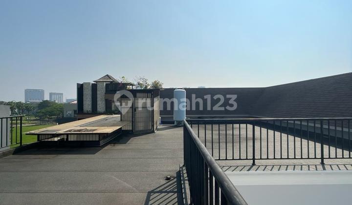 Rumah Mewah dengan Desain American Classic di Cluster Tiara 2