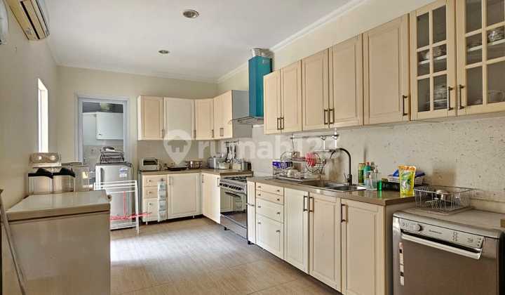 Rumah Semi Furnished Siap Huni di Cluster Emerald Phg 2