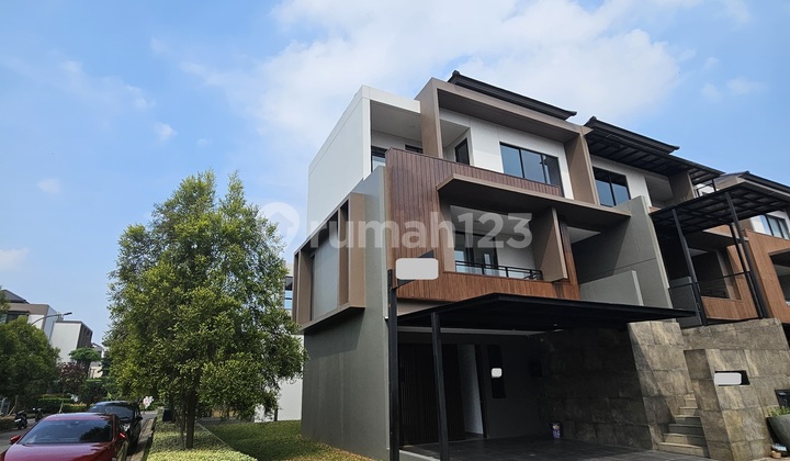 For Rent Luxury 3-Story House, Ready to Occupy, At Zora Cluster Bsd