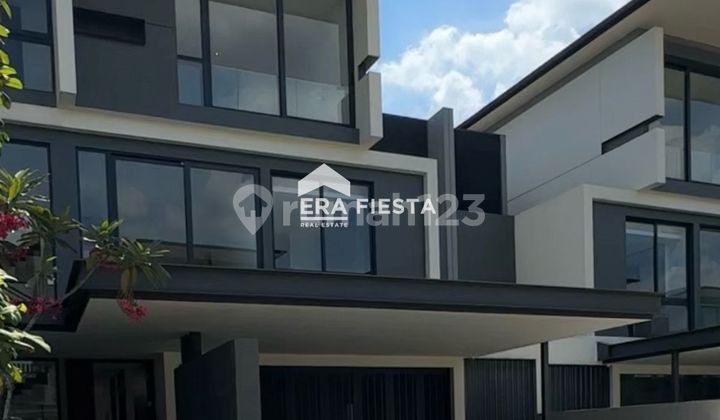 Dijual Cepat Rumah Mewah 3Lt, Shm, Cluster Lyndon Nava Park, Bsd.