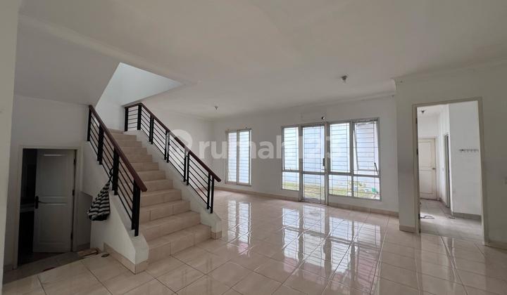 Nice 2-Storey House Ready to Live In Comfortable Strategic Location The Green BSD Nice 2-Storey House Ready to Live In Comfortable Strategic Location The Green BSD
