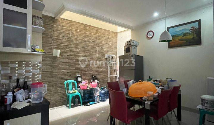 Rumah Cantik 2Lt Green Lake City Cipondoh Kondisi Rapi Siap Huni. 2