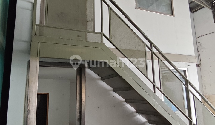 Ready-to-Use Strategic Commercial Warehouse with Office in Cibodas Tangerang Ready-to-Use Strategic Commercial Warehouse with Office in Cibodas Tangerang