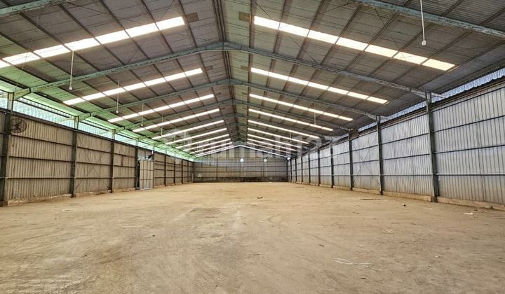 Ready-to-Use Wide Road Shared Warehouse in the Ciakar Warehouse Area Ready-to-Use Wide Road Shared Warehouse in the Ciakar Warehouse Area