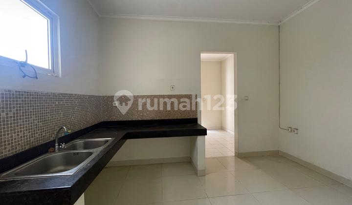 Luxury House in the Elite Area of Gold Finch The Spring Gading Serpong Luxury House in the Elite Area of Gold Finch The Spring Gading Serpong