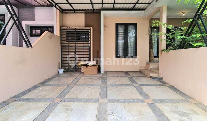 Well-Maintained 2-Story House in Puspitaloka Near Al Azhar BSD 2