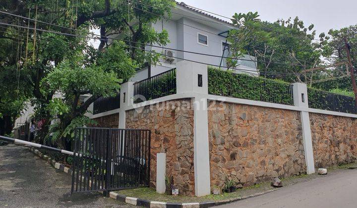 Rumah Posisi Hoek Dalam Cluster One Gate Di Ciputat Dekat Kampus 1