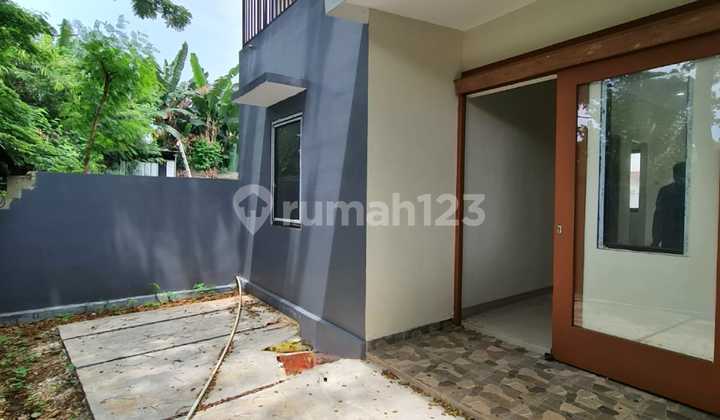 Rumah Baru 2 Lantai Siap Huni Dalam Townhouse Di Area Sektor 5 2