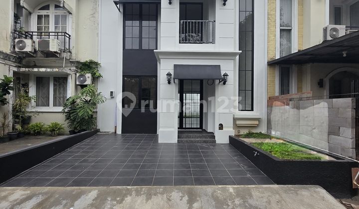 Rumah Baru Renovasi Depan Taman Dalam Cluster Di Sektor 9