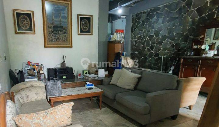 Bebas Banjir Rumah Minimalis Bernuansa Villa di Bintaro  2