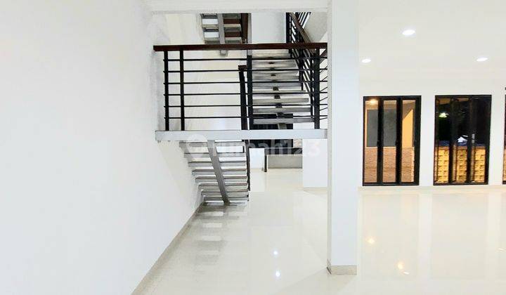 Brand New Minimalis Modern 2,5 Lantai Di Jombang Ciputat 2