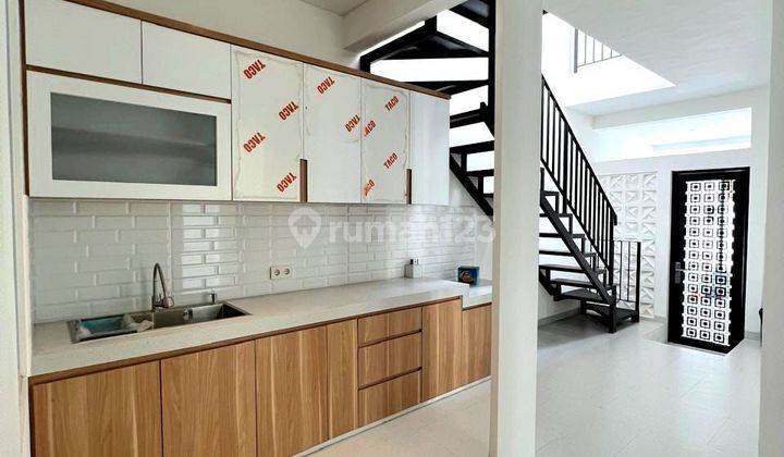 Rumah Dirancang Arsitek Dekat Al Azhar Di Cluster Premium Di Bsd 2