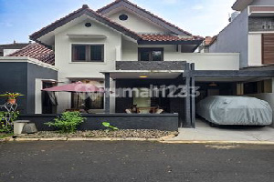 Rumah 2 Lantai Depan Taman di Bintaro Sektor 9