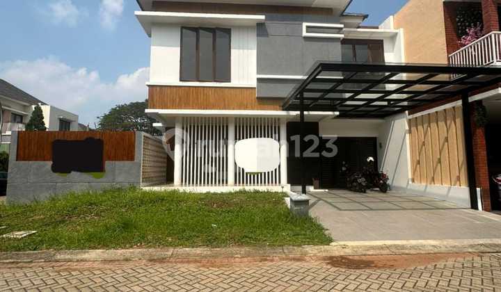 Corner House with Swimming Pool in a Cluster in Sector 9