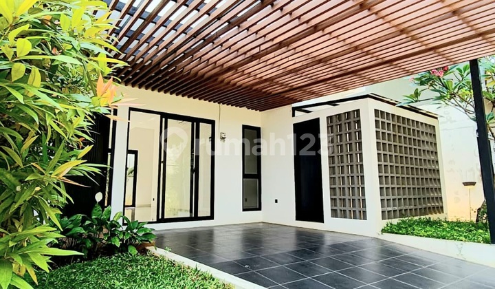 Beautiful House with Garden, Flood-Free in a Cluster at Pesanggrahan 2