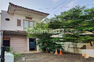 Bebas Banjir Rumah Minimalis Bernuansa Villa di Bintaro 