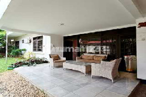 Jual Cepat Rumah Luas Ada Kolam Renang Di Kemang Timur