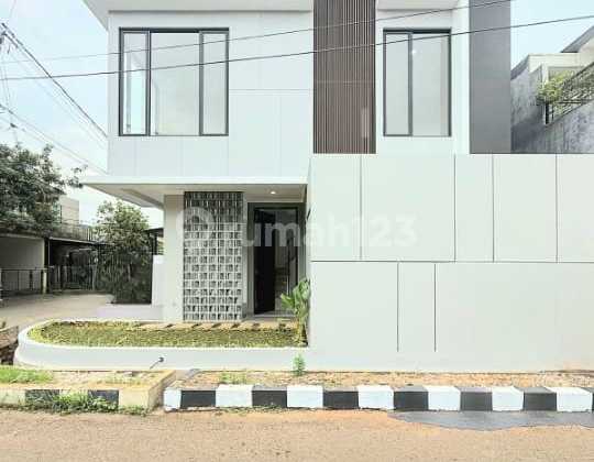 Turun Harga Rumah Posisi Hoek Dalam Cluster One Gate di Sektor 9 2