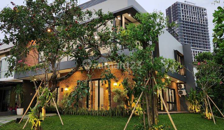 Rumah Industrial Modern Dengan Rooftop Dalam Cluster Di Bsd 1