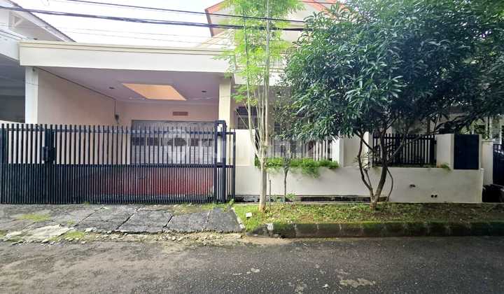 Rumah 2 Lantai Dengan Halaman Belakang Luas Di Bintaro Sektor 8 1