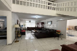 Rumah 2 Lantai Terawat Siap Huni Dalam Cluster di Sektor 2