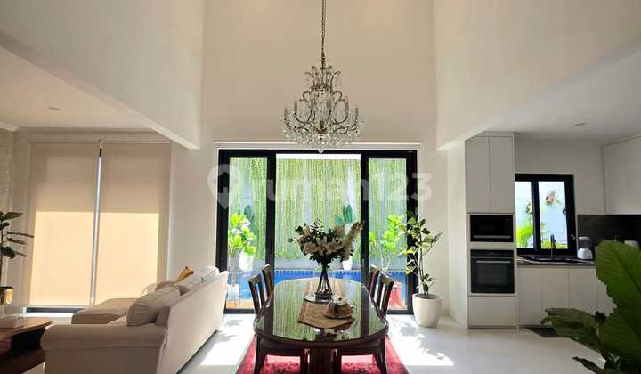 Rumah Cantik Semi Furnished Siap Huni Dalam Cluster di Sektor 8 2