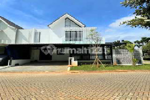 Turun Harga Rumah Hoek With Private Pool di Sektor 9 Bintaro