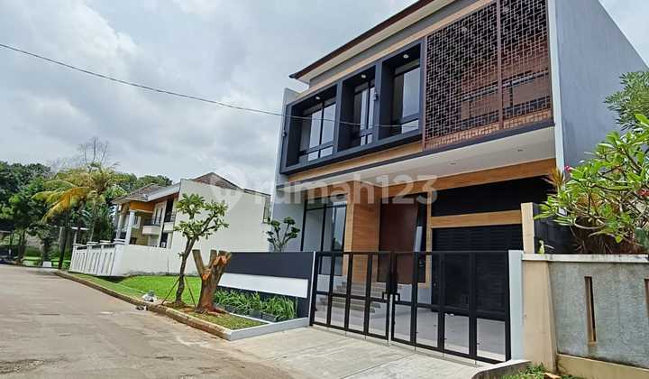 Rumah Mewah Desain Tropis Ada Kolam Renang di Sektor 9 Bintaro 2