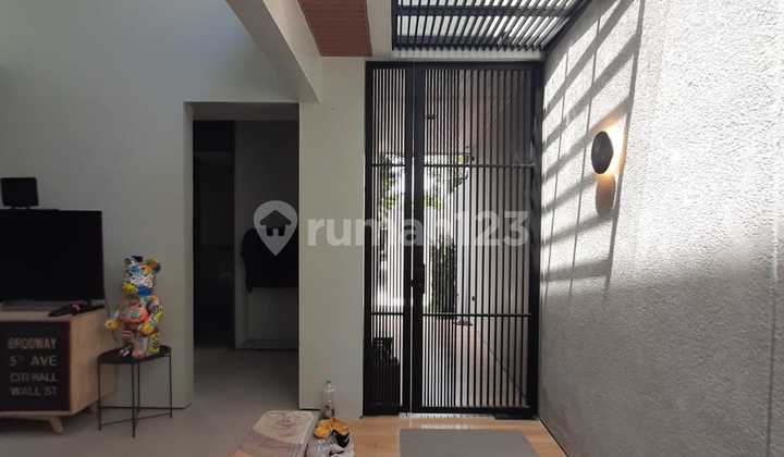 Brand New Minimalis 3 Lantai Dalam Komplek di Area Bintaro 2