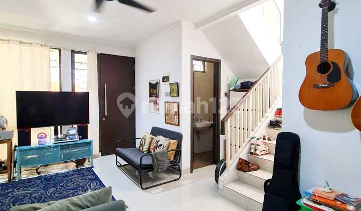 Rumah Rapih Siap Huni Dalam Cluster Premium di Kebayoran Bintaro 2