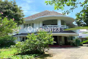 Rumah Luas Dekat Dengan Kawasan Embassy Di Menteng Jakpus Rumah Luas Dekat Dengan Kawasan Embassy Di Menteng Jakpus