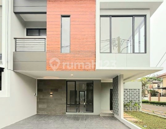 Turun Harga Rumah Posisi Hoek Dalam Cluster One Gate di Sektor 9