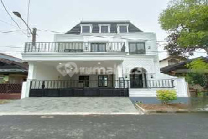 Brand New Modern Classic With Private Pool di Sektor 3 Bintaro