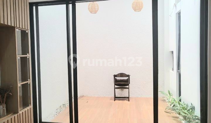 Rumah Semi Furnished Dalam Cluster One Gate di Pamulang 2