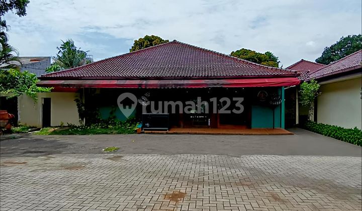 Jual Cepat Rumah Hitung Tanah Luas Lokasi Strategis di Ampera 2