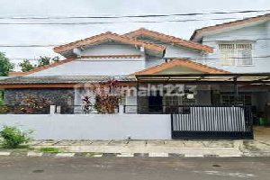 Rumah Posisi Hoek di Bintaro Jaya Sektor 9 Dekat Stasiun Sudimara