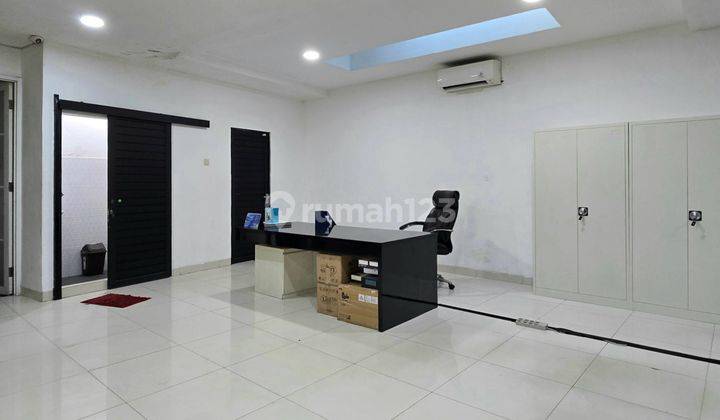 Rumah Bangunan Komersil Cocok Untuk Usaha, Kantor, Klinik, Gudang Lokasi Strategis di Kebayoran Baru 2