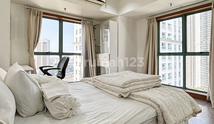 Cheap Rent Pavilion Apartment Jakarta 4BR Fully Furnished Strategic Location Pet Friendly